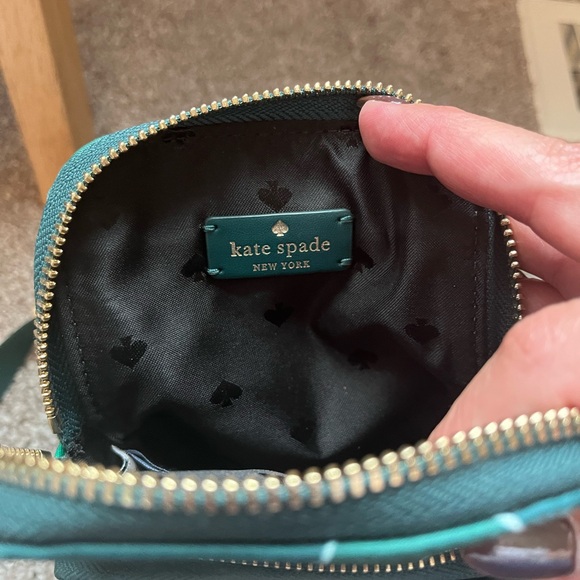 Like new Kate Spade phone crossbody. - Picture 4 of 4